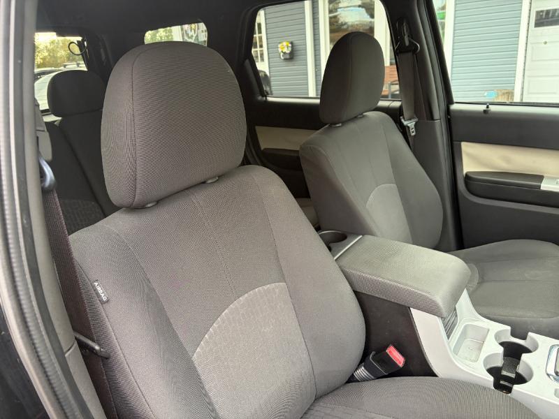Mercury Mariner I4 2WD 2010