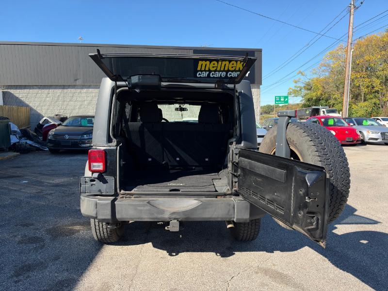 Jeep Wrangler Unlimited Sport 4WD 2011