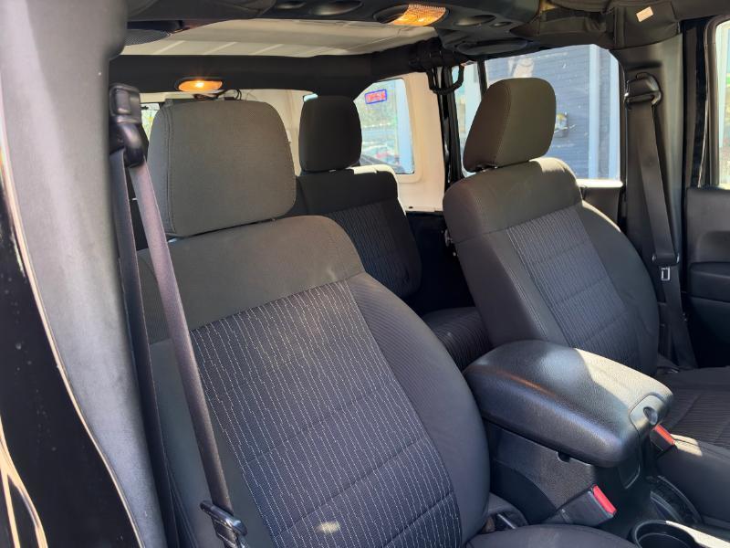 Jeep Wrangler Unlimited Sport 4WD 2011