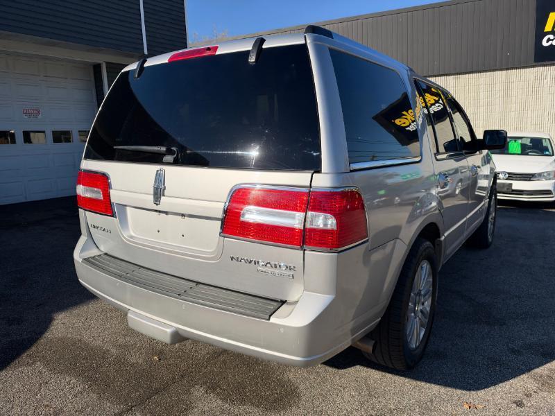 Lincoln Navigator 4WD 2013
