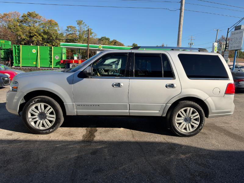 Lincoln Navigator 4WD 2013