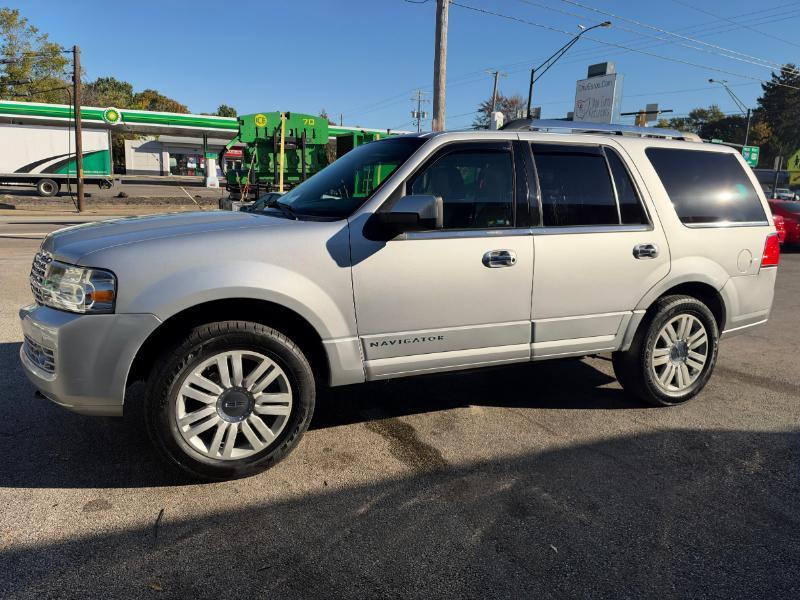 Lincoln Navigator 4WD 2013