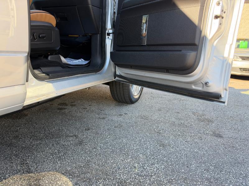 Lincoln Navigator 4WD 2013