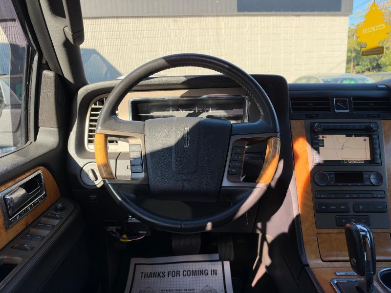 Lincoln Navigator 4WD 2013