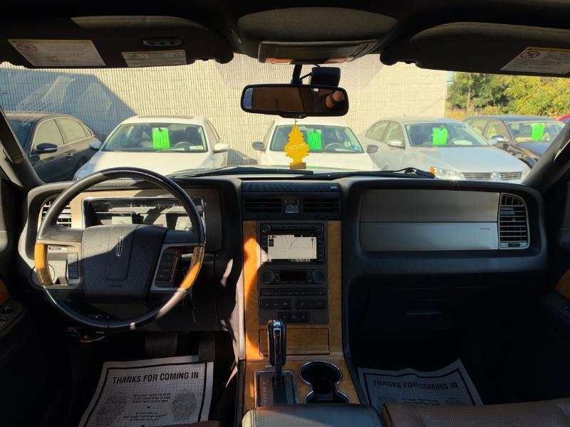 Lincoln Navigator 4WD 2013