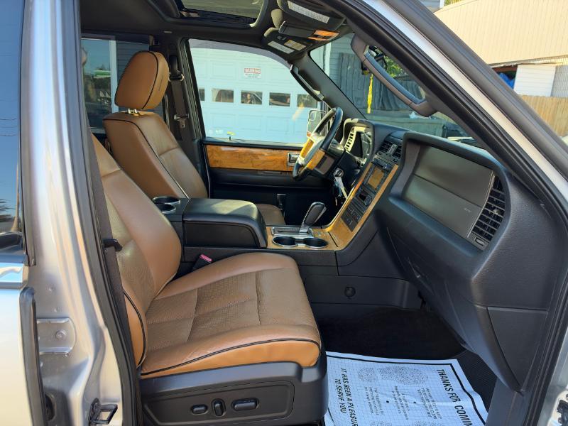 Lincoln Navigator 4WD 2013