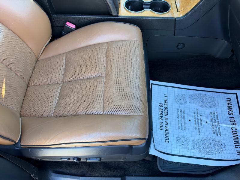 Lincoln Navigator 4WD 2013