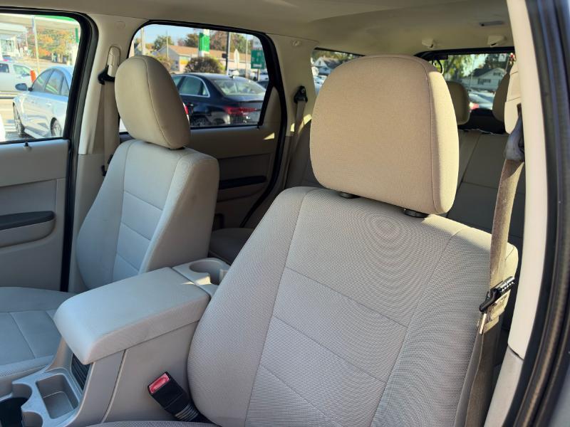 Ford Escape XLT 4WD 2012