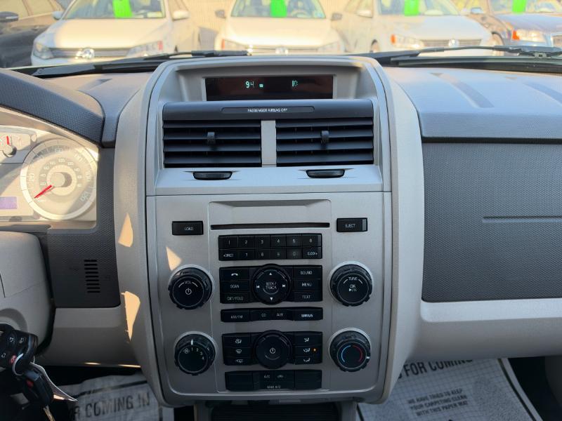 Ford Escape XLT 4WD 2012