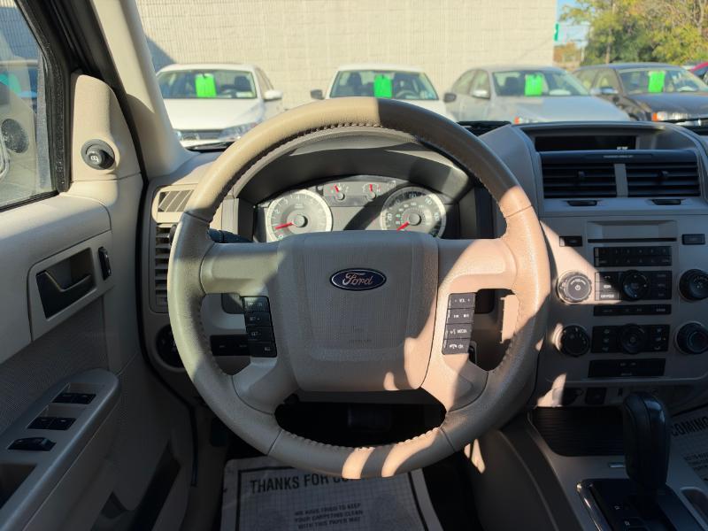 Ford Escape XLT 4WD 2012
