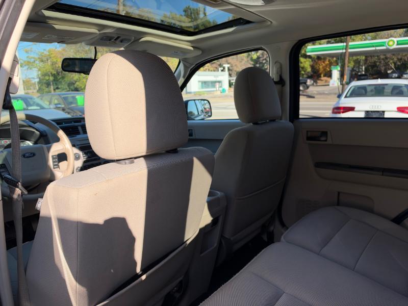 Ford Escape XLT 4WD 2012
