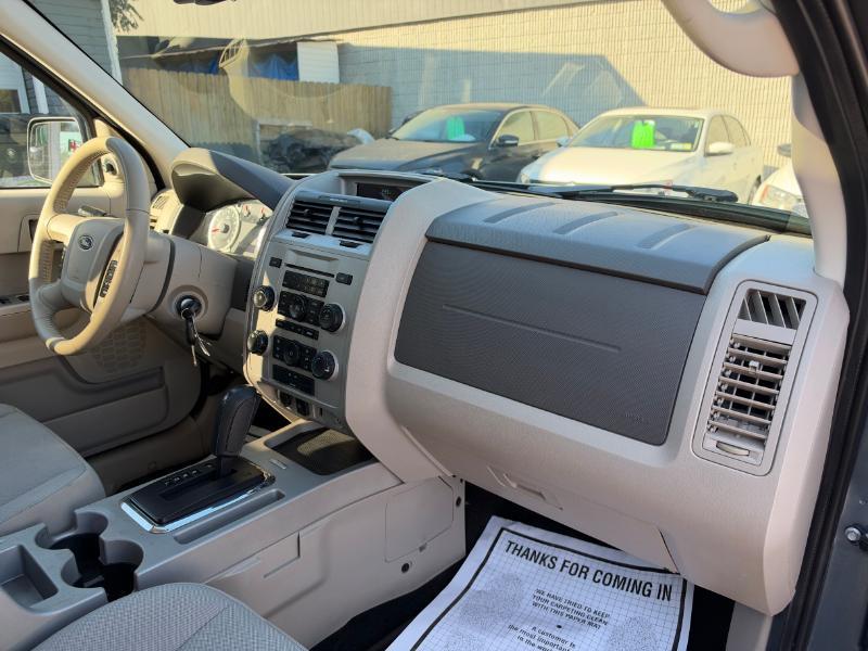 Ford Escape XLT 4WD 2012