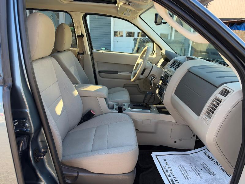 Ford Escape XLT 4WD 2012