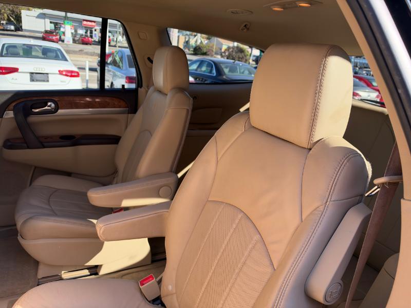 Buick Enclave Leather AWD 2012