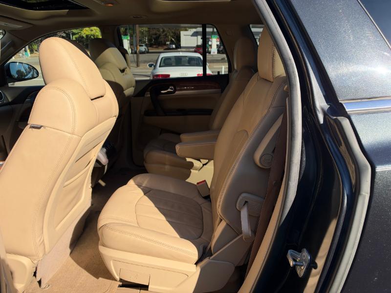 Buick Enclave Leather AWD 2012