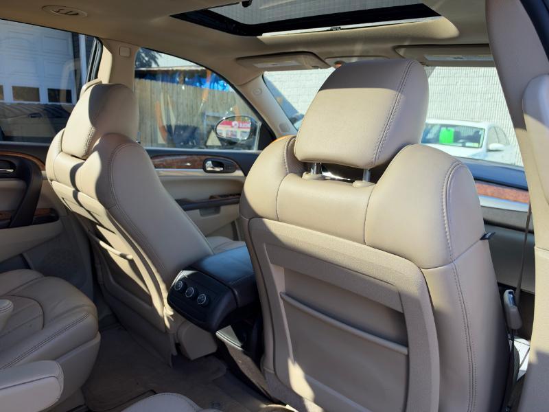 Buick Enclave Leather AWD 2012