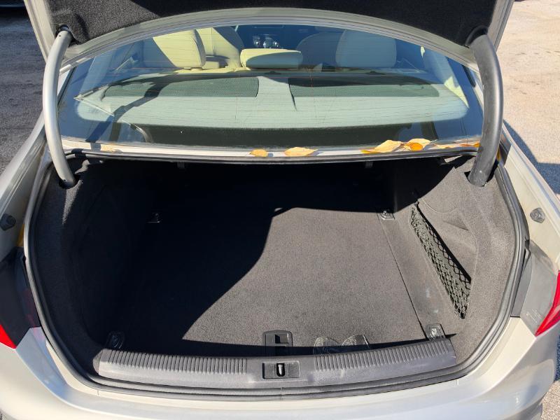 Audi A4 2.0T Sedan quattro Tiptronic 2014