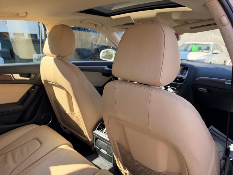 Audi A4 2.0T Sedan quattro Tiptronic 2014