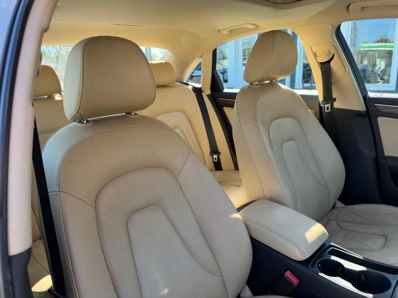 Audi A4 2.0T Sedan quattro Tiptronic 2014