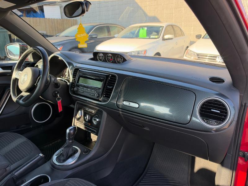 Volkswagen Beetle R-Line PZEV 6A 2015