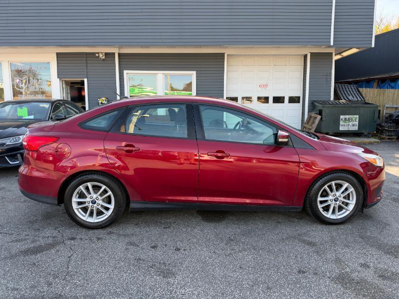 Ford Focus SE Sedan 2017