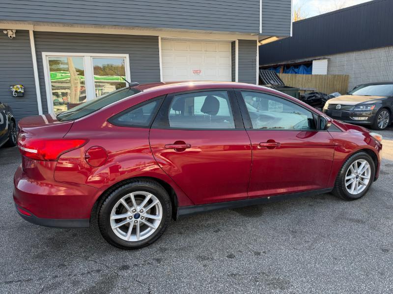 Ford Focus SE Sedan 2017