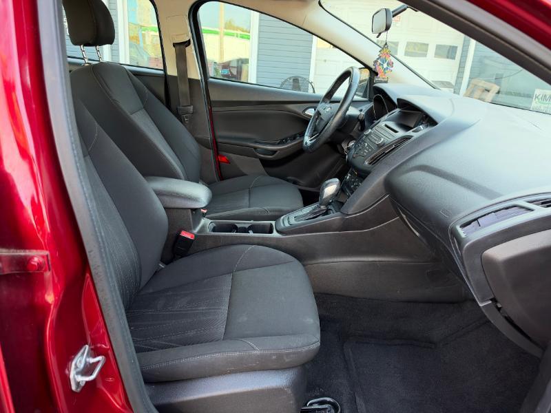 Ford Focus SE Sedan 2017