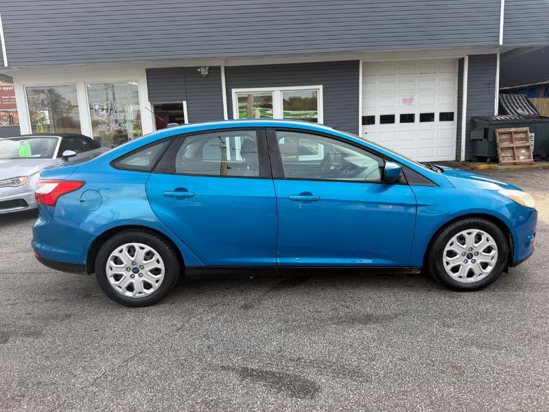 Ford Focus SE Sedan 2012