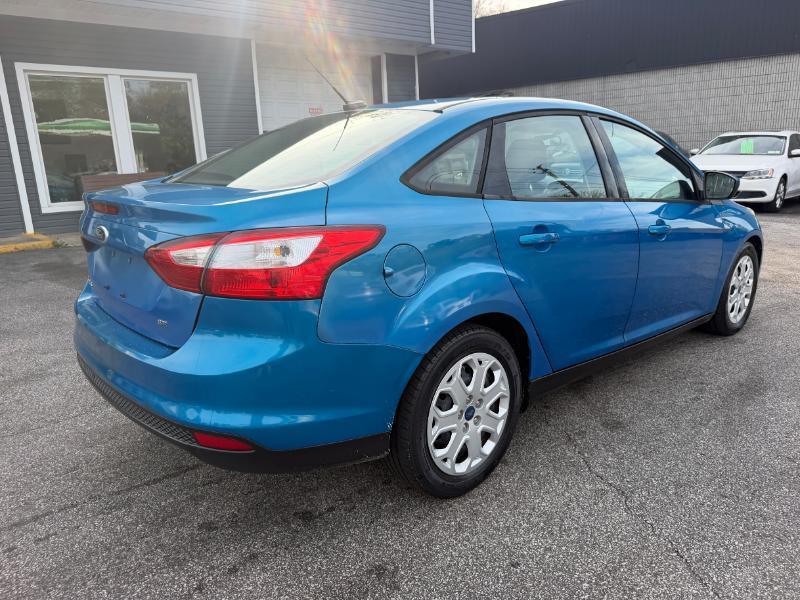 Ford Focus SE Sedan 2012