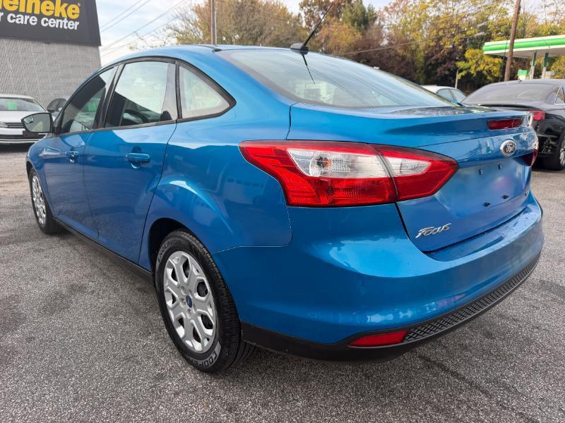Ford Focus SE Sedan 2012