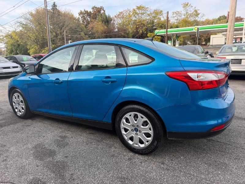 Ford Focus SE Sedan 2012