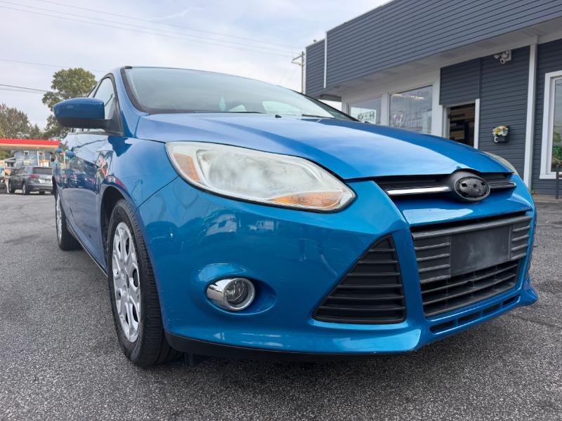 Ford Focus SE Sedan 2012
