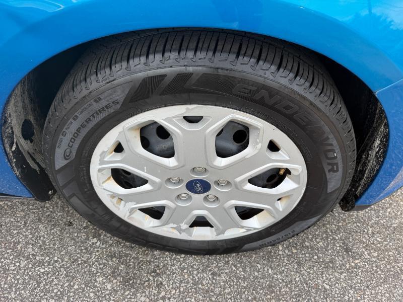 Ford Focus SE Sedan 2012