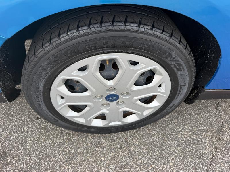 Ford Focus SE Sedan 2012