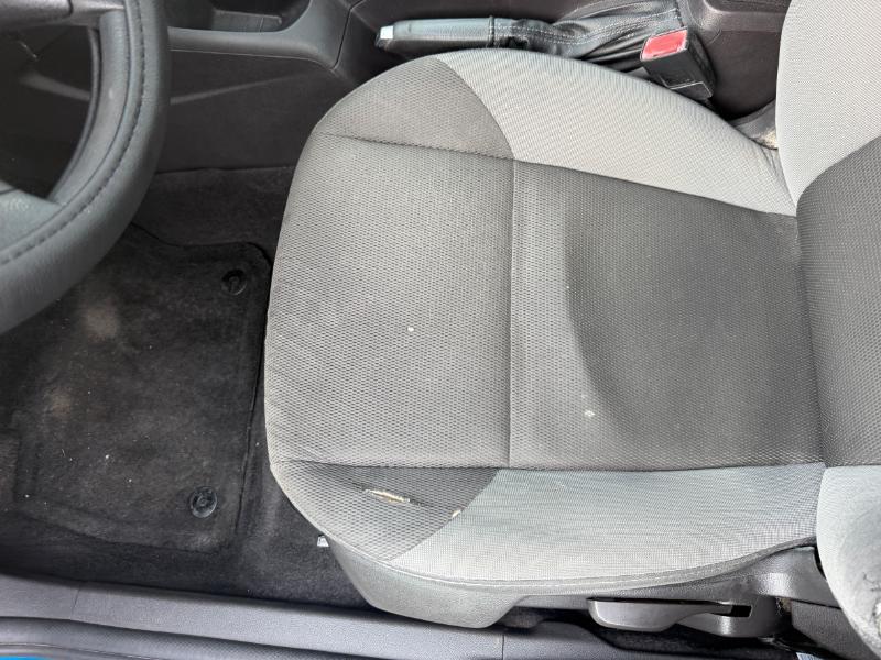 Ford Focus SE Sedan 2012