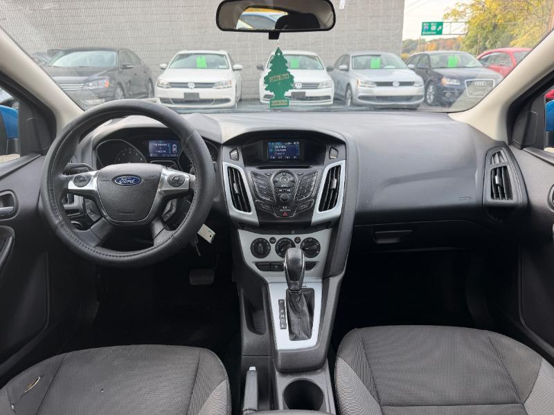 Ford Focus SE Sedan 2012