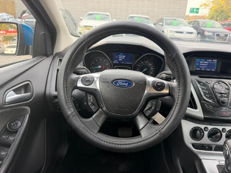 Ford Focus SE Sedan 2012