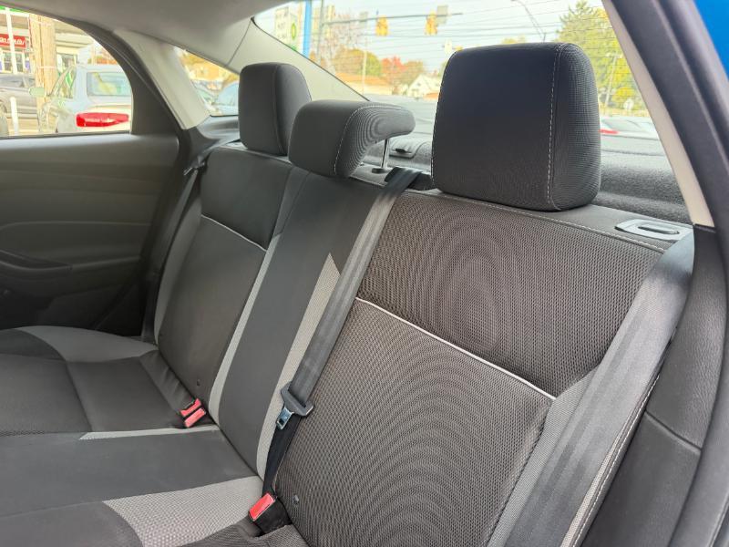 Ford Focus SE Sedan 2012