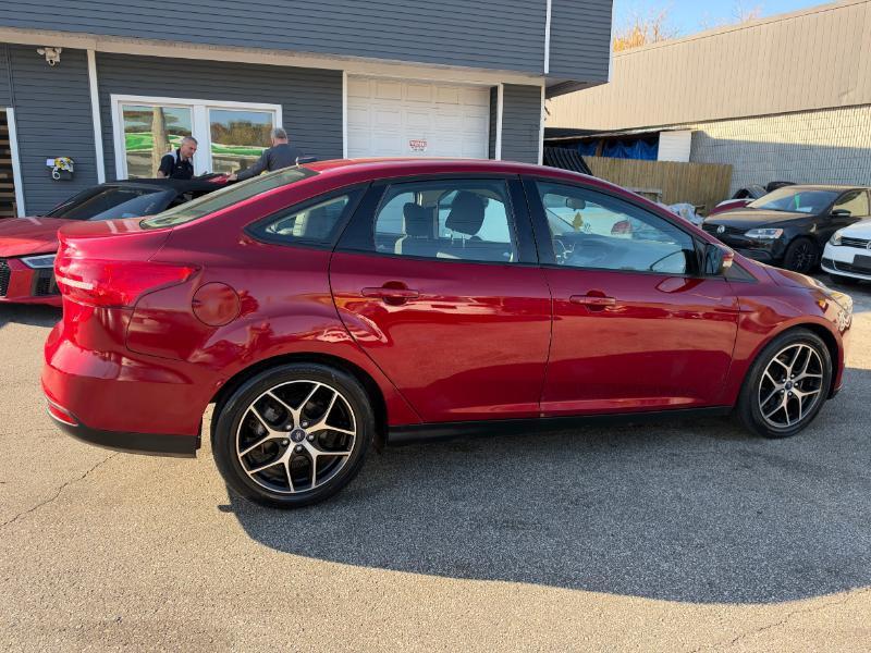 Ford Focus SE Sedan 2017