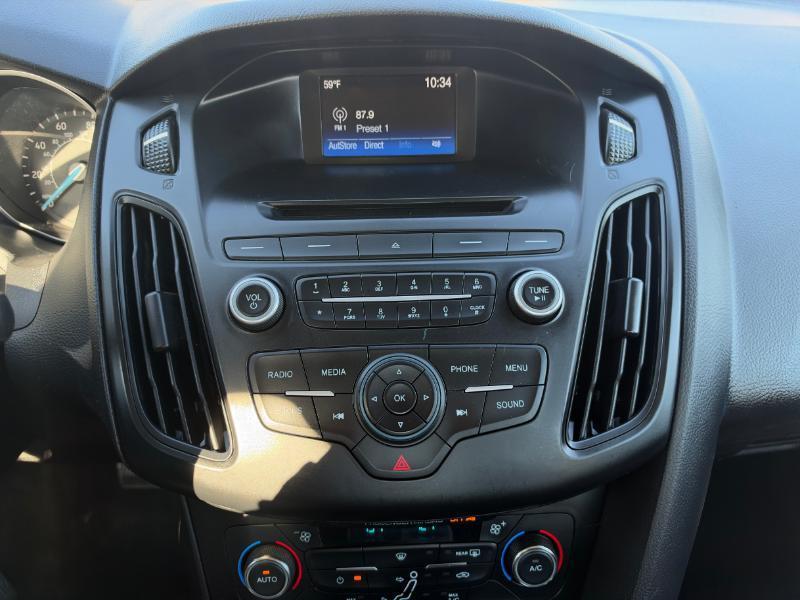 Ford Focus SE Sedan 2017