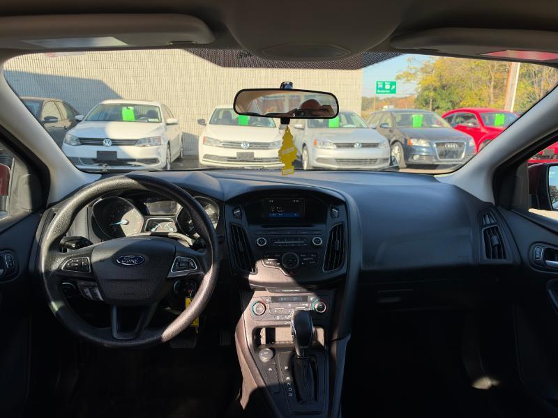 Ford Focus SE Sedan 2017