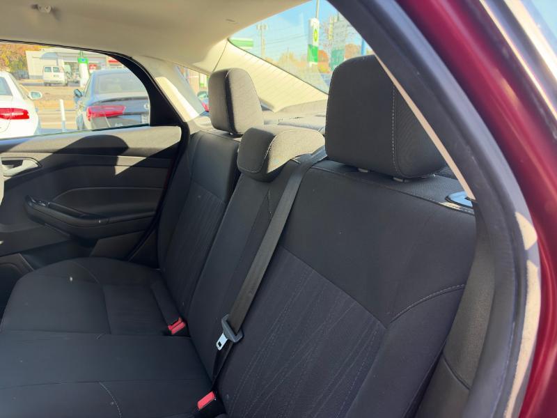 Ford Focus SE Sedan 2017
