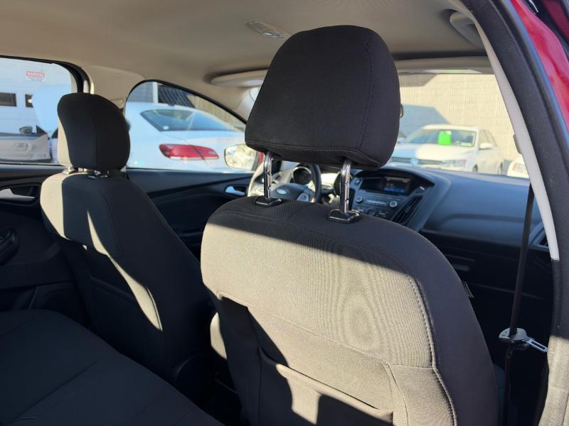 Ford Focus SE Sedan 2017