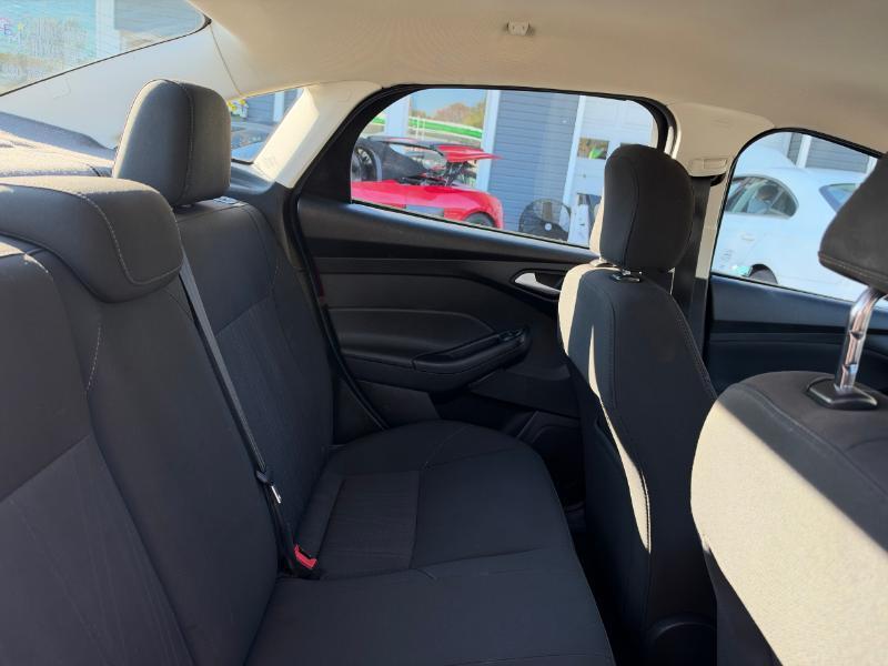 Ford Focus SE Sedan 2017