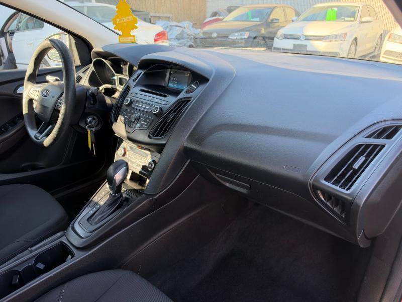 Ford Focus SE Sedan 2017