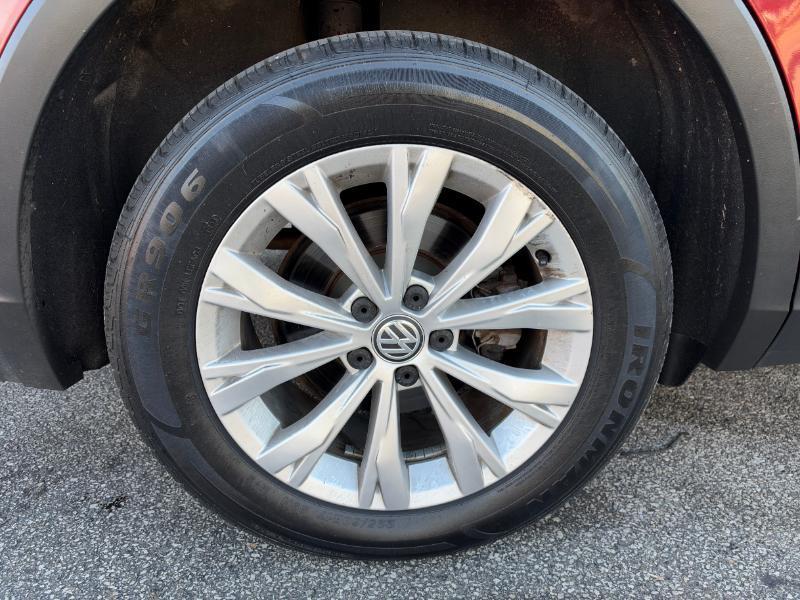 Volkswagen Tiguan S 2018