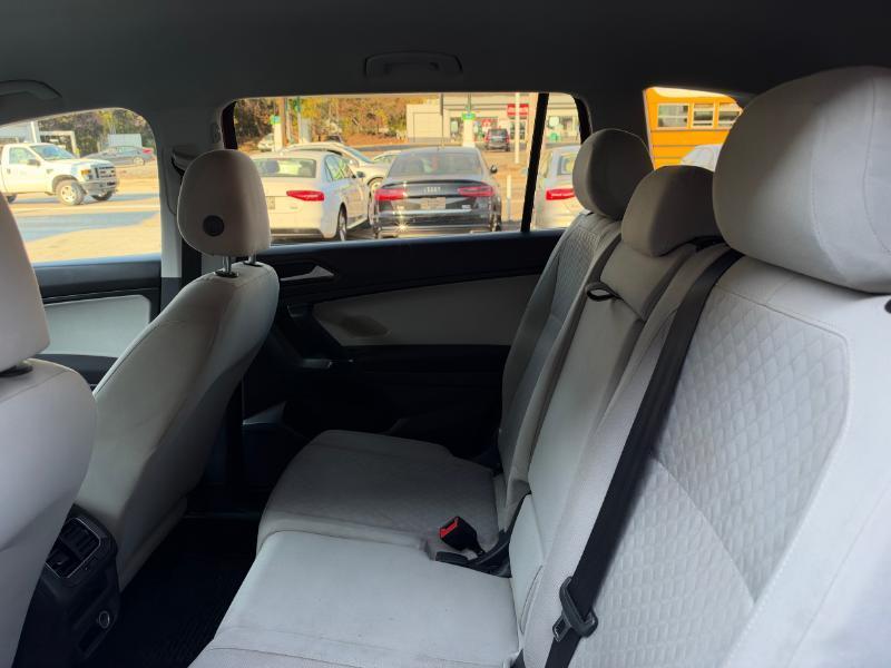 Volkswagen Tiguan S 2018
