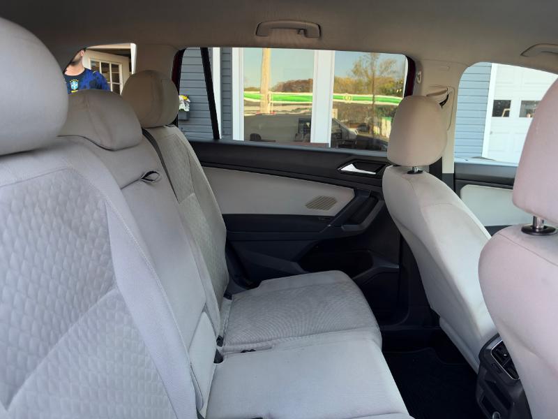 Volkswagen Tiguan S 2018