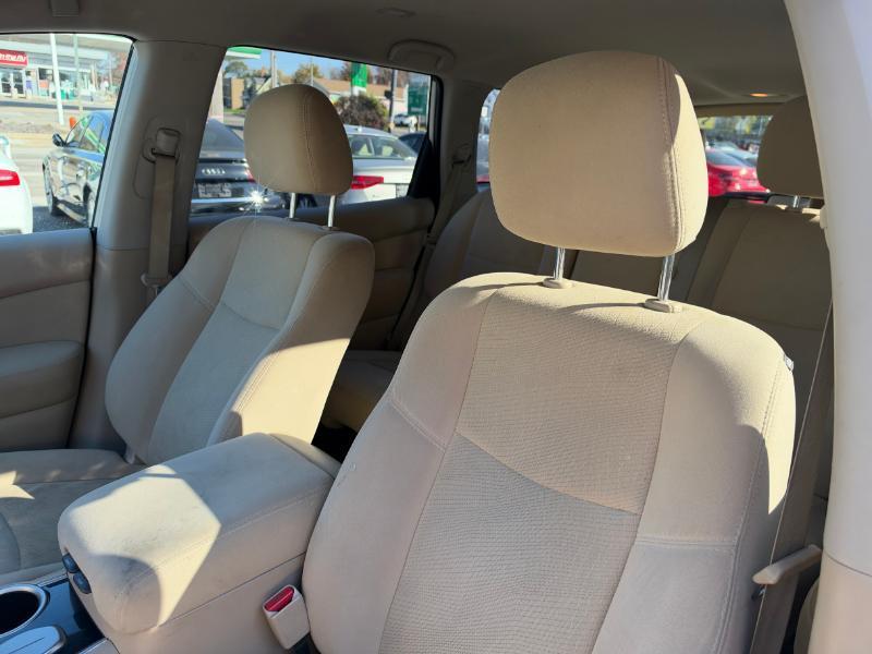 Nissan Pathfinder S 2WD 2016