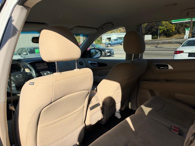 Nissan Pathfinder S 2WD 2016